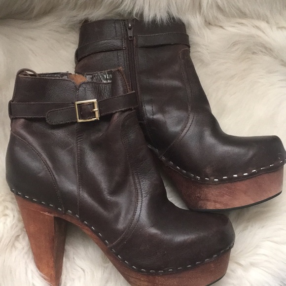 Brown, leather clog boots. - Picture 2 of 2